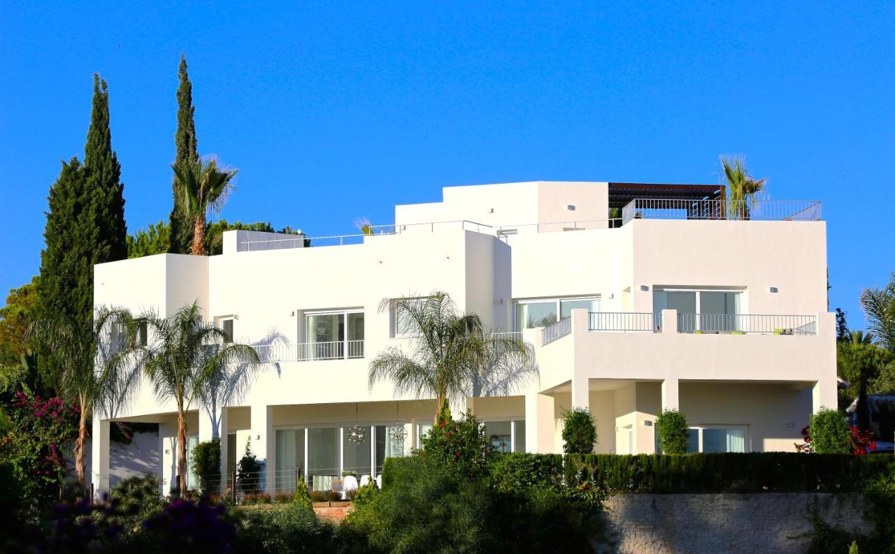 Villa Exquisite Near - Heated Pool